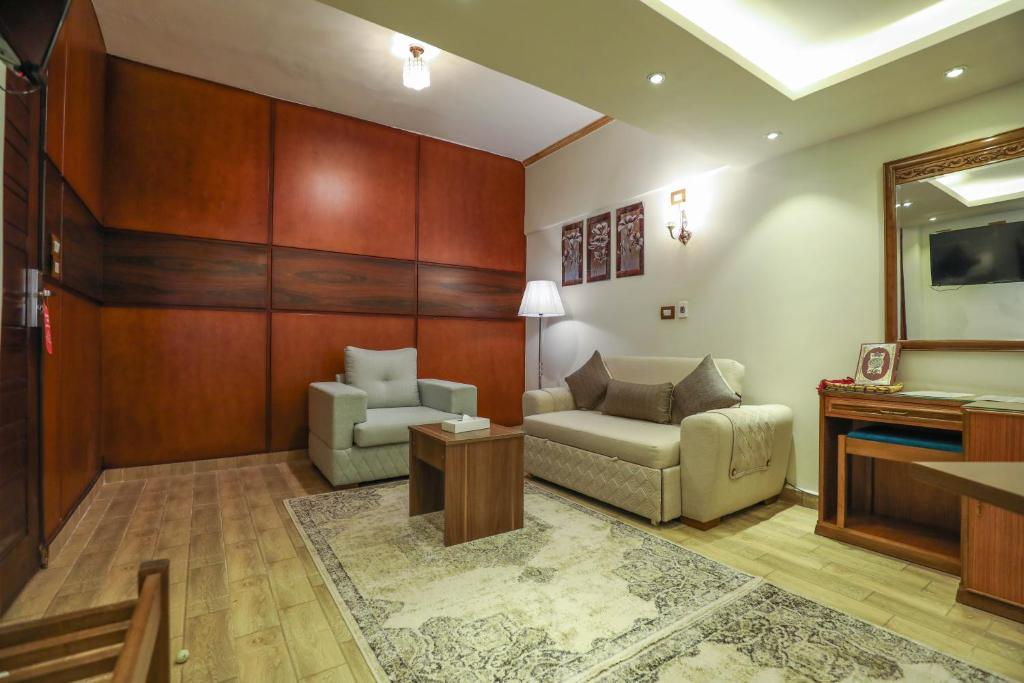 Junior Suite Lounge